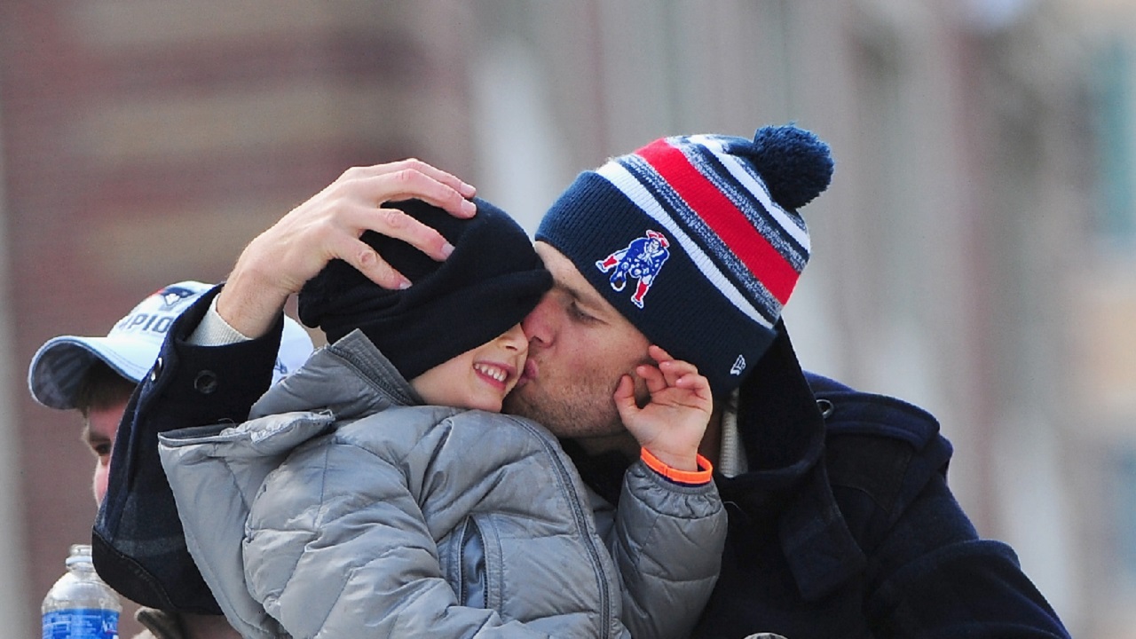 Documentary Shows Tom Brady Kissing Son On Lips And People Have Feelings