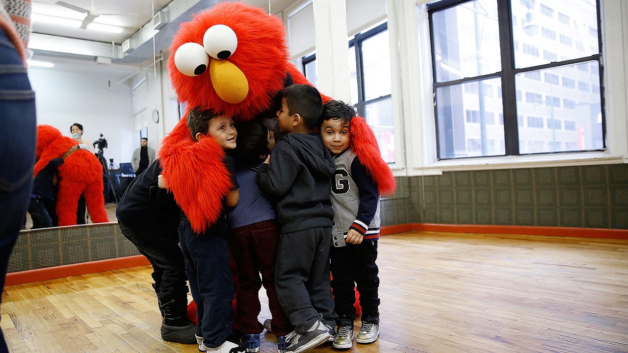 Science Explains Why Your Kids Love Elmo