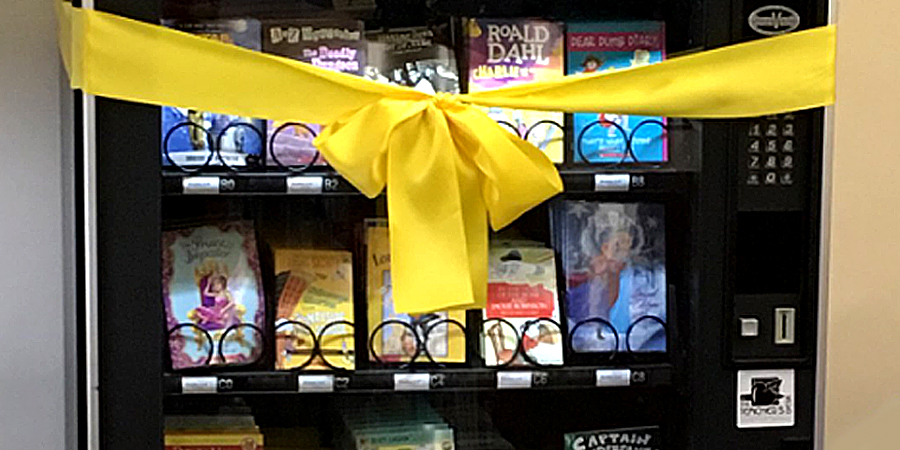 Elementary School Vending Machine Rewards Readers With Books