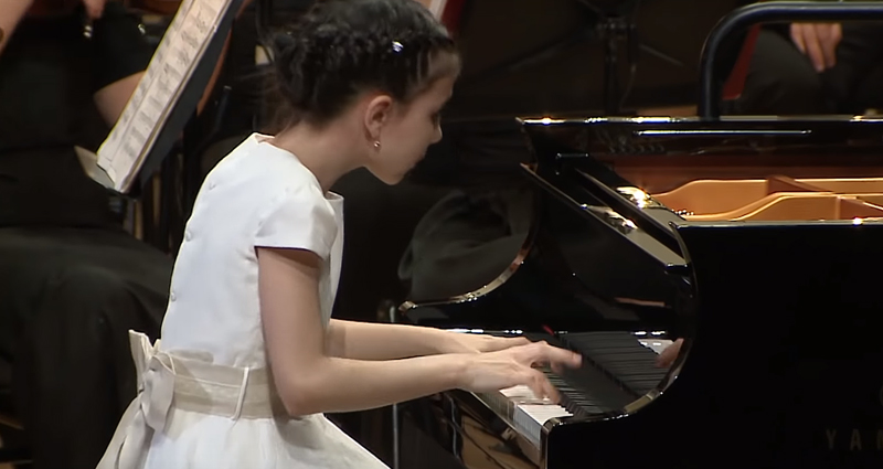 10-Yr-Old Piano Prodigy Stuns in Grand Prize Winning Performance [WATCH]