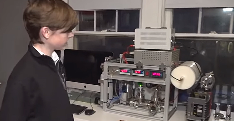 14yr-old Builds Nuclear Reactor