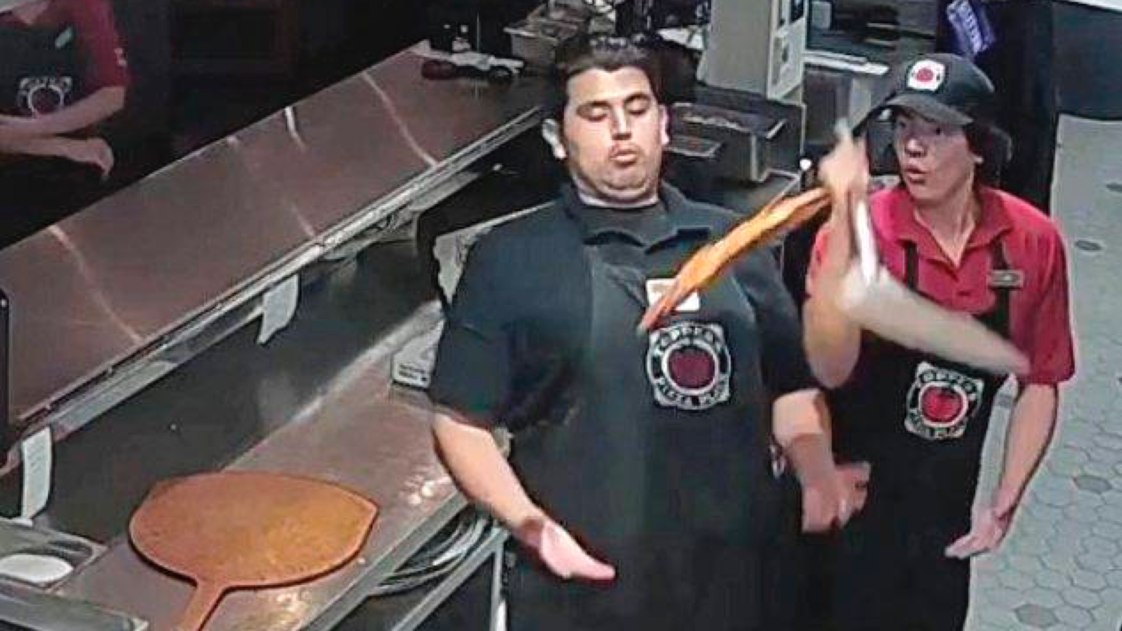 Hero Saves 500-Degree Pizza With His Bare Hands