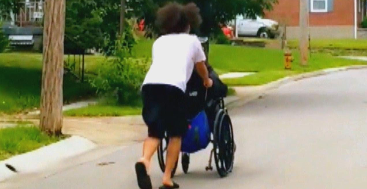 Teen Helps Man in Wheelchair During Tornado