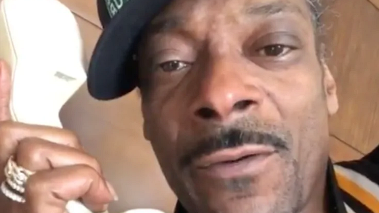 Snoop Dogg on the Bottle Cap Challenge