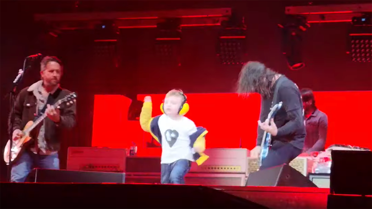 5-Yr-Old Rocks Out With the Foo Fighters in Front of Thousands