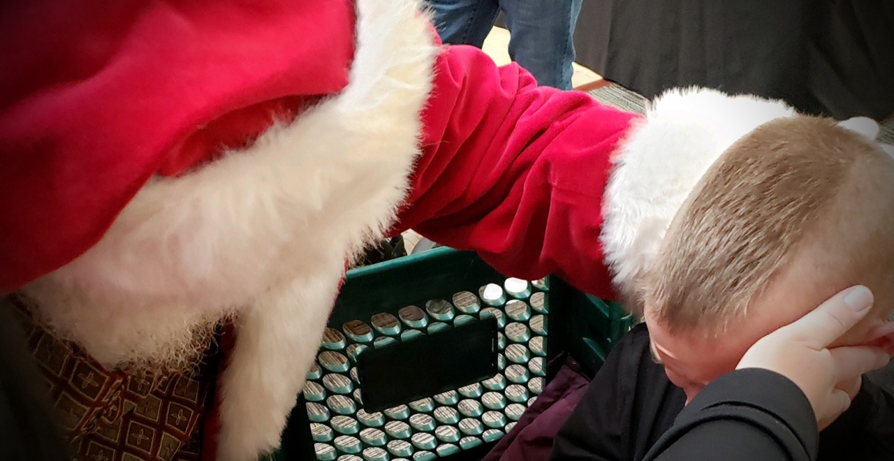 Mall Santa Calms Boy With Autism