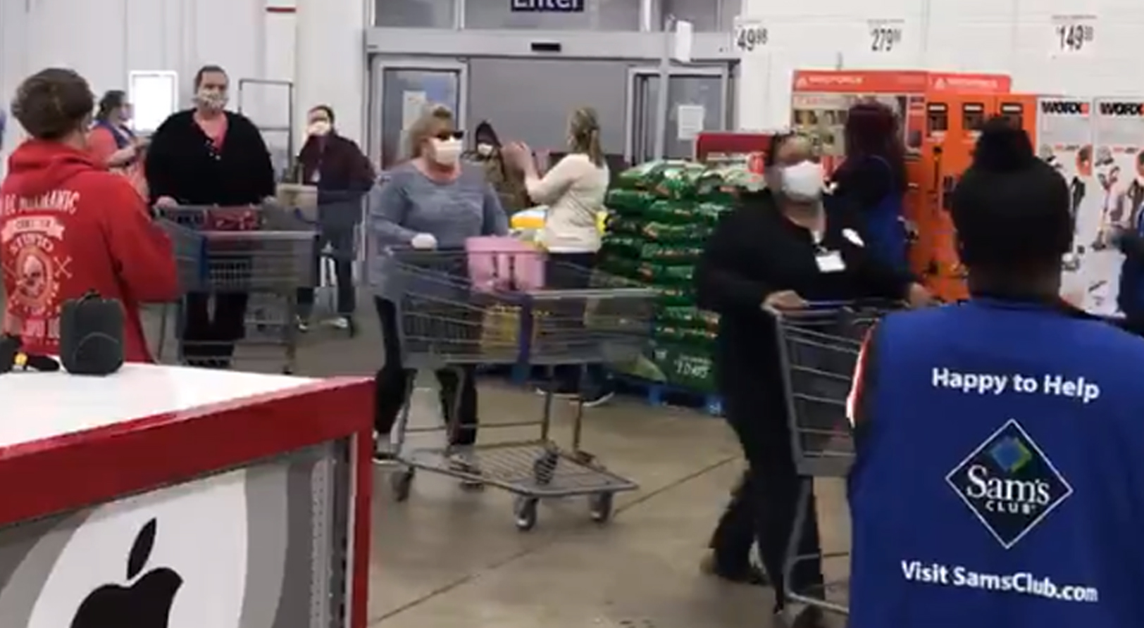 Sam's Club Has "Hero Hours" for Healthcare Workers and First Responders