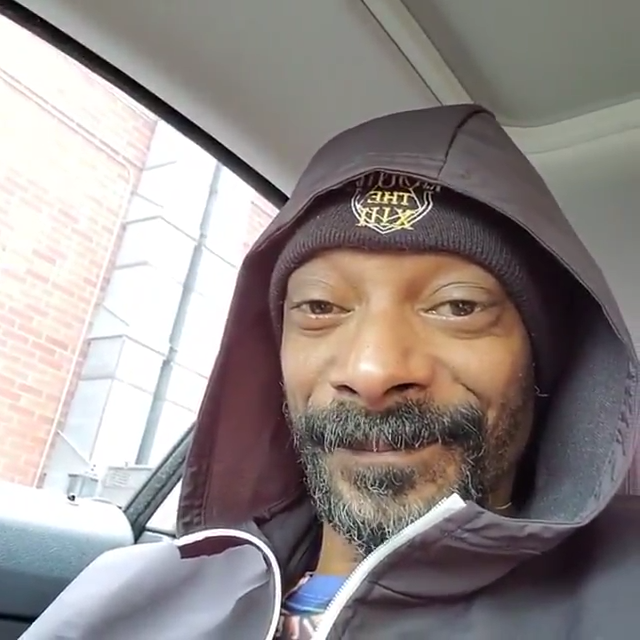 snoop knowing eyes