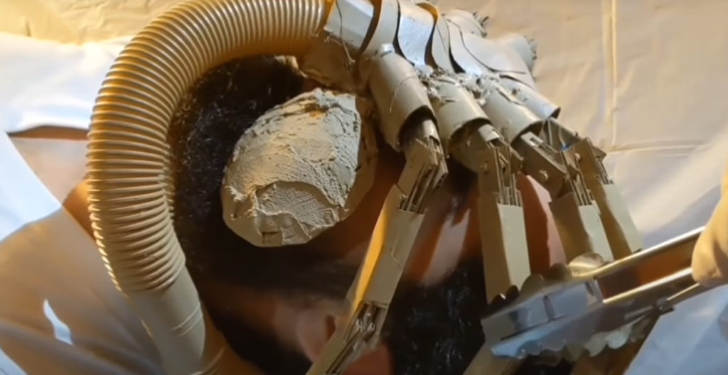 Five-Minute, Low-Budget Quarantine Version of Alien Really Delivers