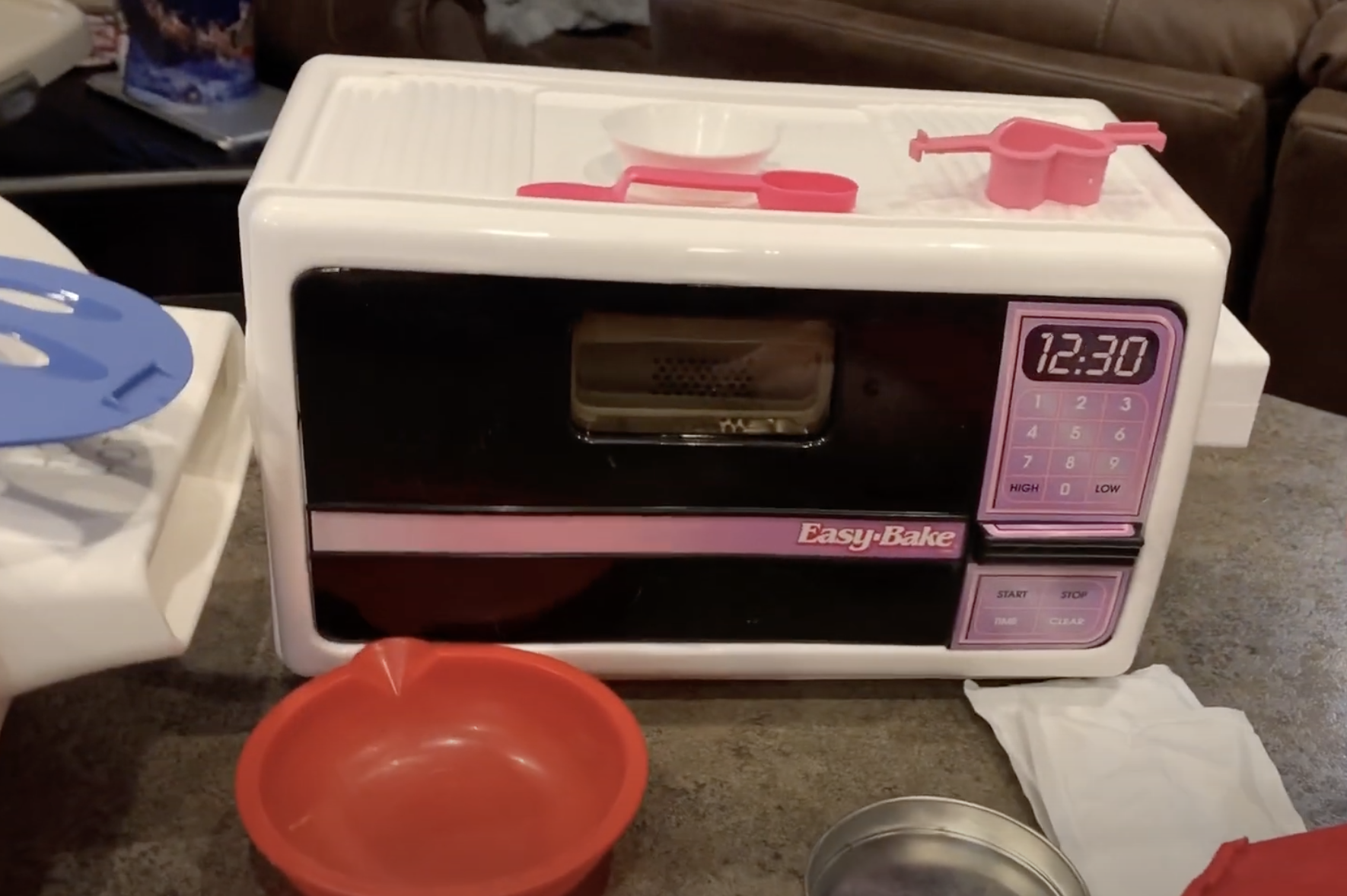Most Popular Toys of the 90s: Easy-Bake Oven