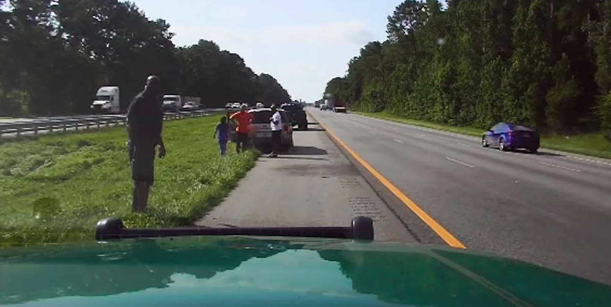 Shaq helps motorist