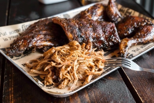 Best BBQ Subscription Boxes; Pig of the Month Club