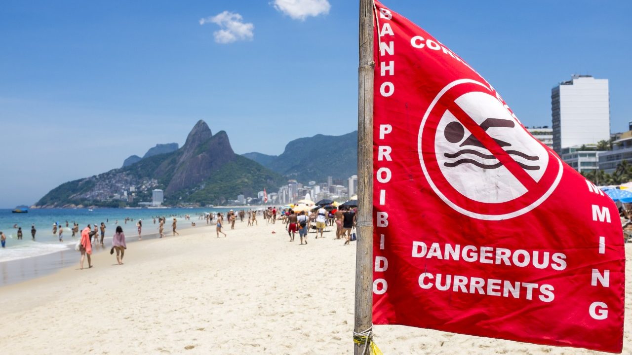 Al Snow of the WWE rescues kid from riptide