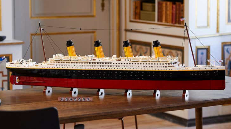 Lego Titanic Set