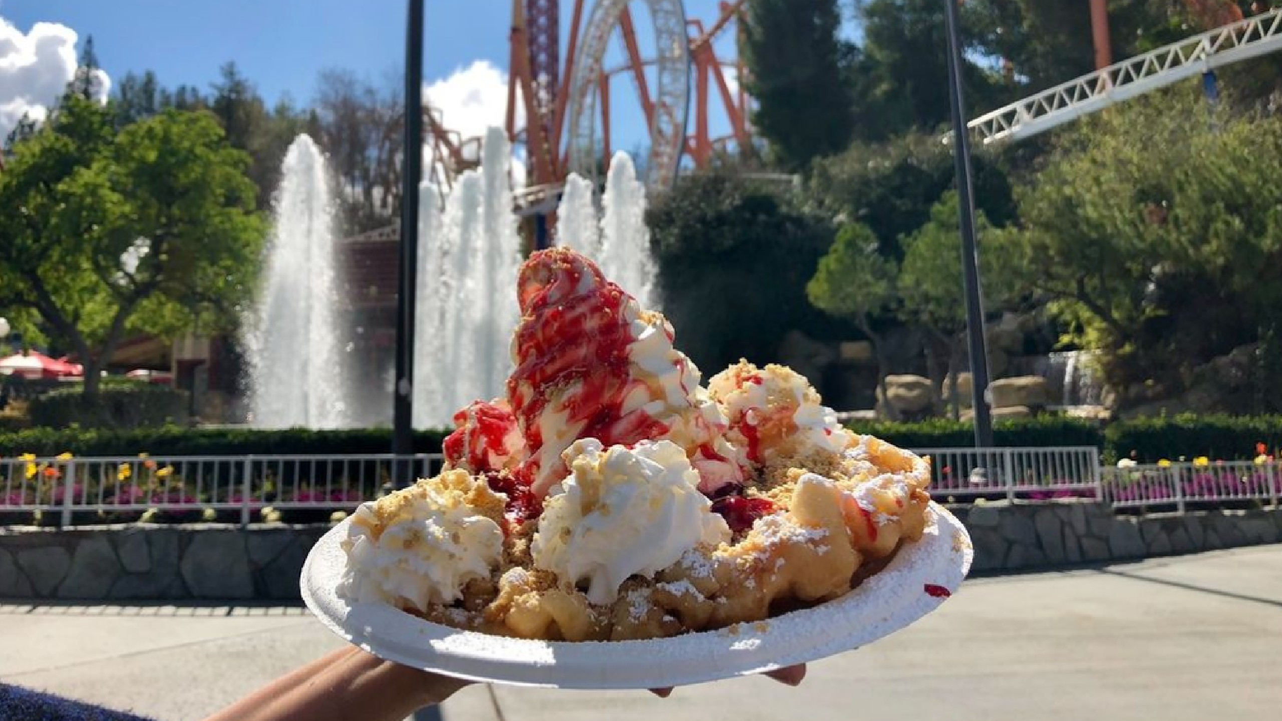 Man Uses His Six Flags Meal Pass to Eat Every Meal for Only 150 a Year